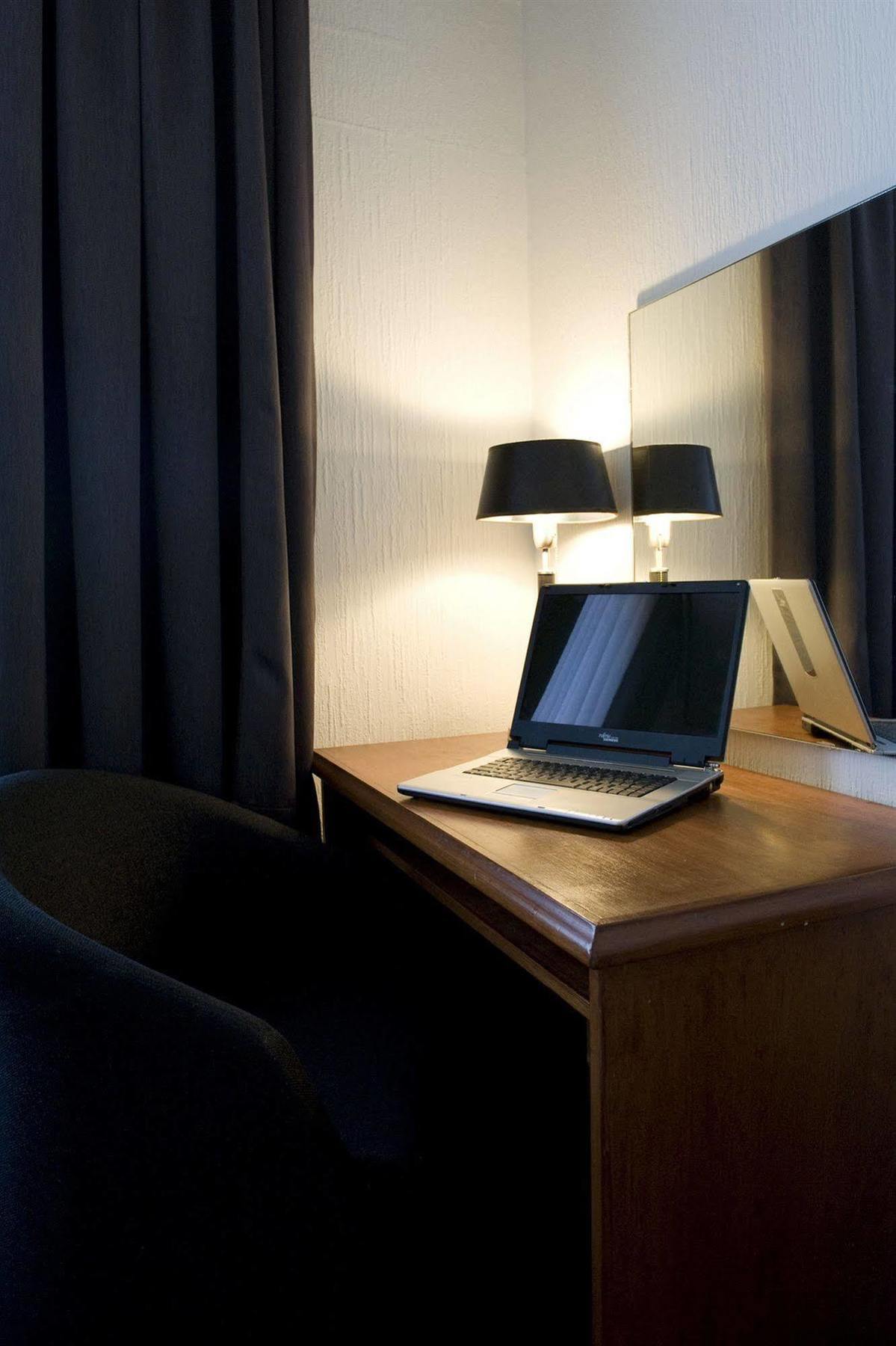 Hotel Riche Valkenburg aan de Geul ภายนอก รูปภาพ